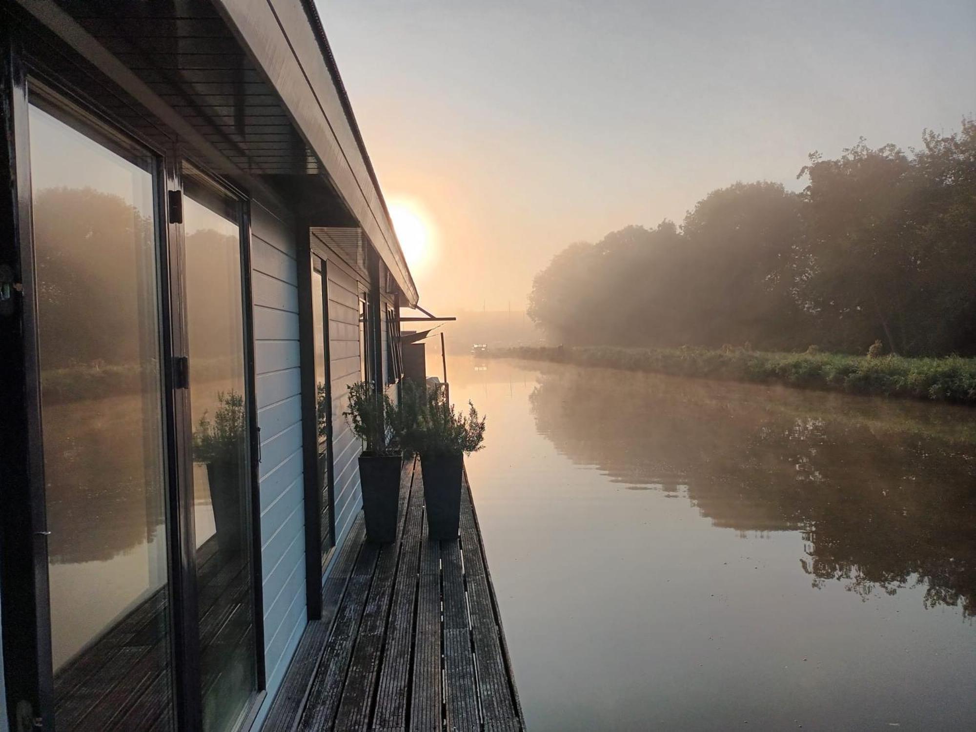 Bb De Woonboot Anna Paulowna Exterior foto
